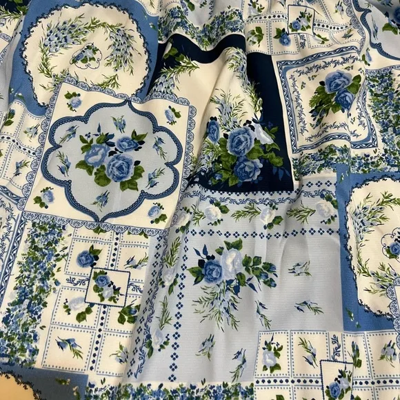 Abercrombie &amp; Fitch Blue Patterned Maxi Skirt - Size Medium Petite