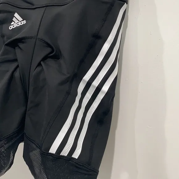 adidas women’s THE CYCLING SHORT Size Small