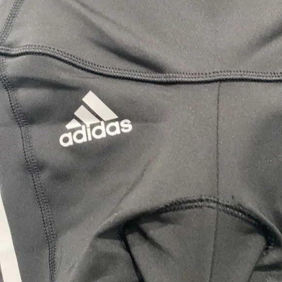 adidas women’s THE CYCLING SHORT Size Small