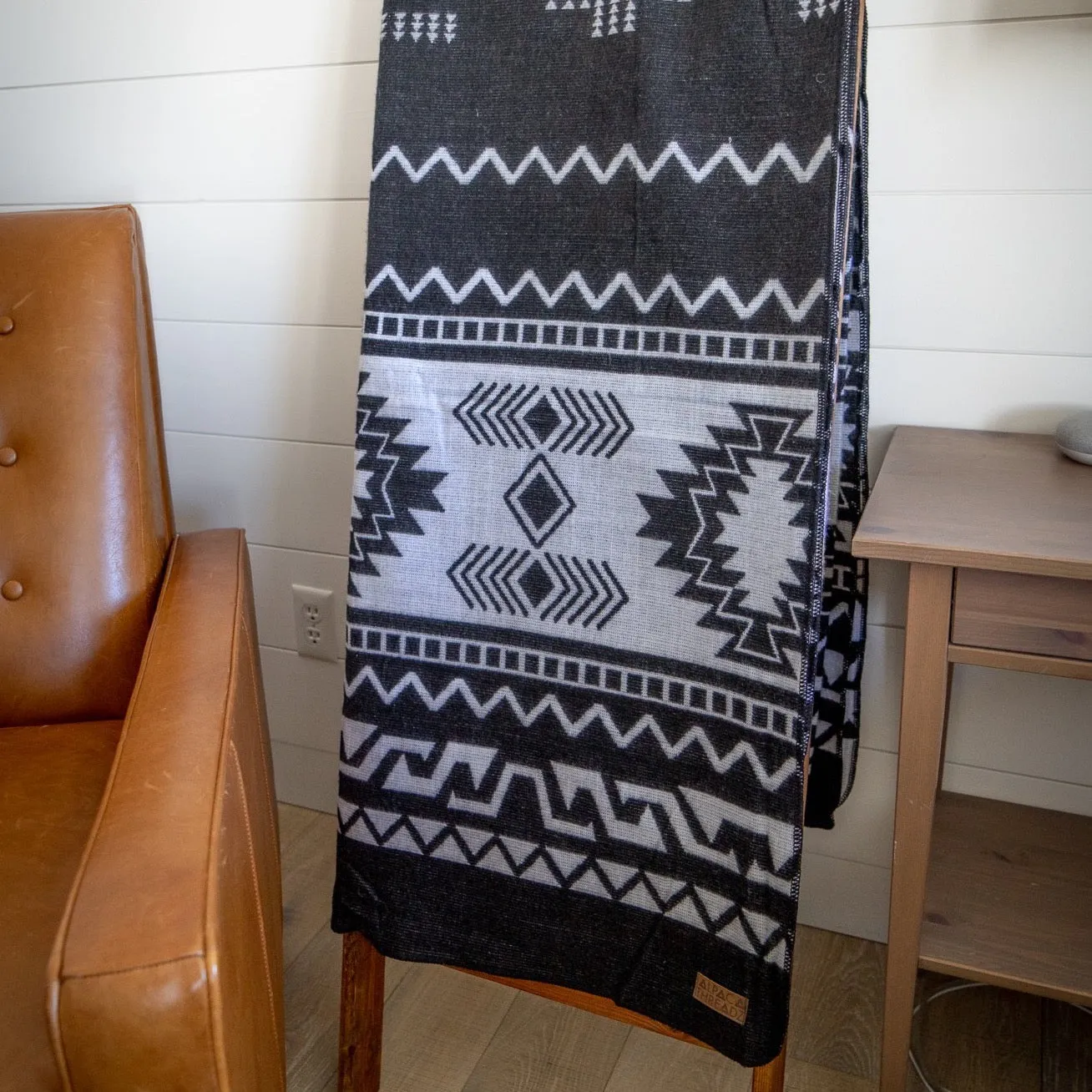 Andean Alpaca Wool Blanket - Black & White