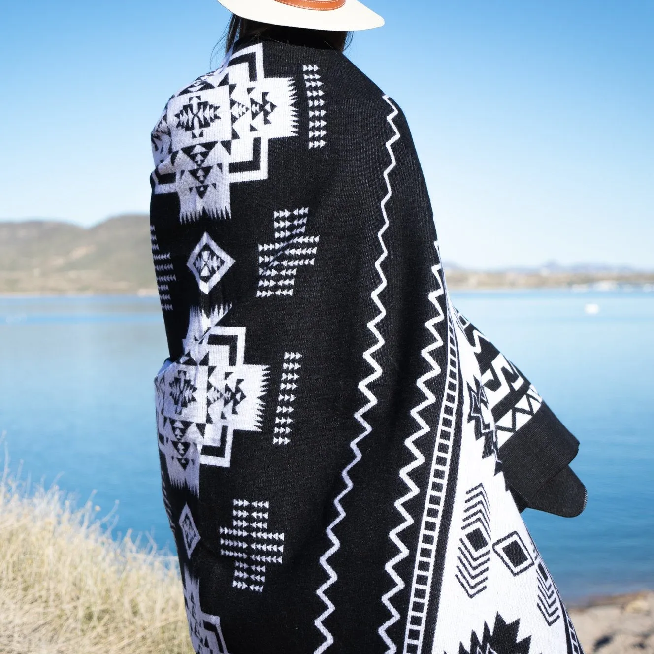 Andean Alpaca Wool Blanket - Black & White