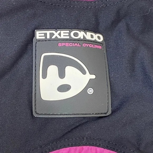ETXEONDO Special Pink &amp; Black Cycling Sports Bra