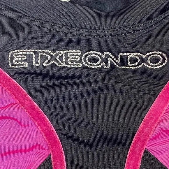 ETXEONDO Special Pink &amp; Black Cycling Sports Bra