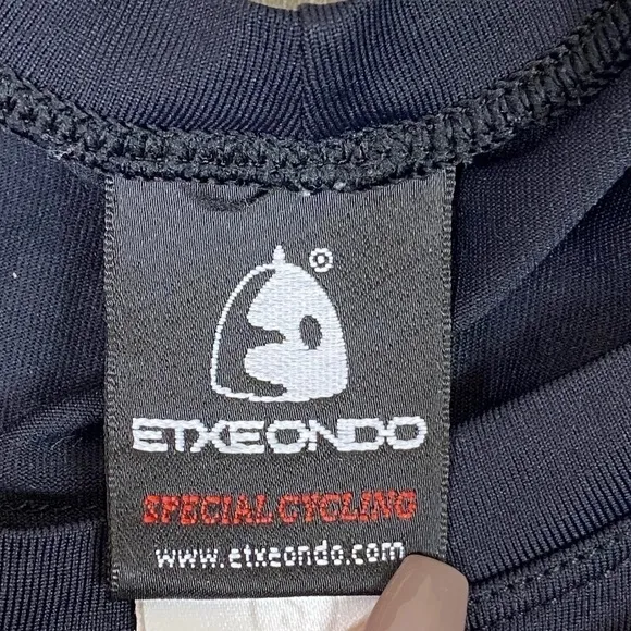 ETXEONDO Special Pink &amp; Black Cycling Sports Bra