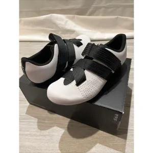Fi'zi:k TEMPO R5 POWERSTRAP CYCLING SHOE WHITE/BLACK, Size 11.5 Fizik EUR 45