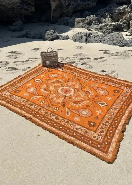 HONEY THROW RUG