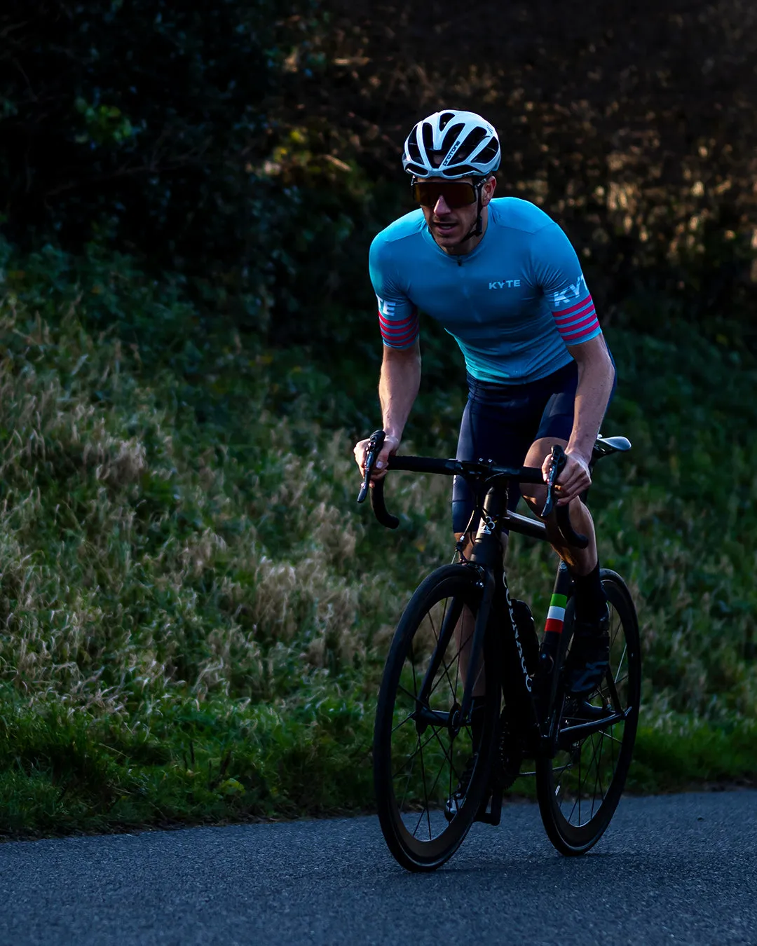 KYTE Race Short Sleeve Jersey - Cyan / Pink