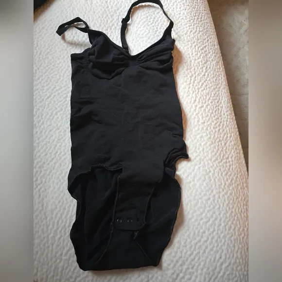 NWT SKIMS $72 Seamless Sculpt Brief Bodysuit In Onyx Size small