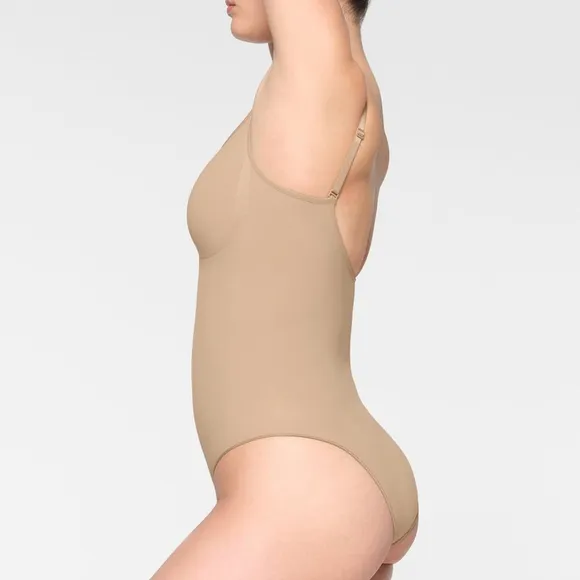 Skims Kim Kardashian Seamless Sculpt Brief Bodysuit Shapewear Mica Nude Medium
