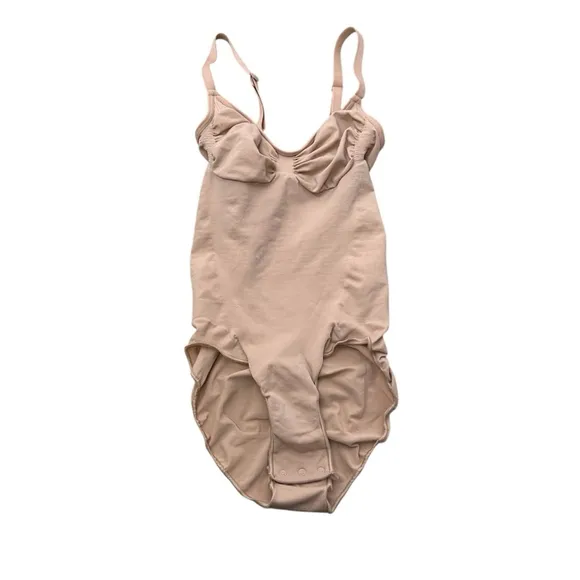 Skims Kim Kardashian Seamless Sculpt Brief Bodysuit Shapewear Mica Nude Medium