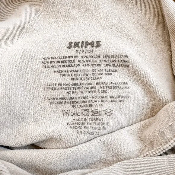 Skims Seamless Sculpt Mid Thigh Bodysuit in Sand Size Small NWOT