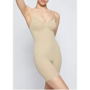 Skims Seamless Sculpt Mid Thigh Bodysuit in Sand Size Small NWOT