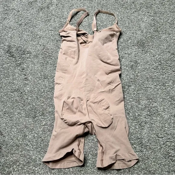 SKIMS Seamless Sculpt Mid Thigh Bodysuit in Sienna