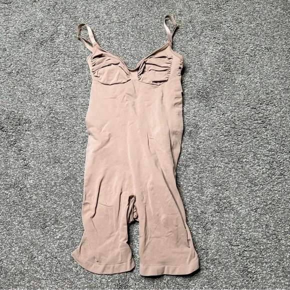SKIMS Seamless Sculpt Mid Thigh Bodysuit in Sienna