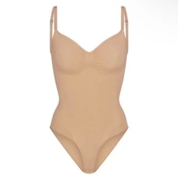 Skims shapewear bodysuit seamless sculpt brief bodysuit Sand Small NWT $70