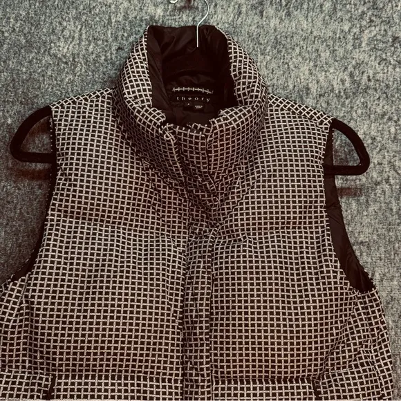 Theory Black and White Patterned Down Vest SM