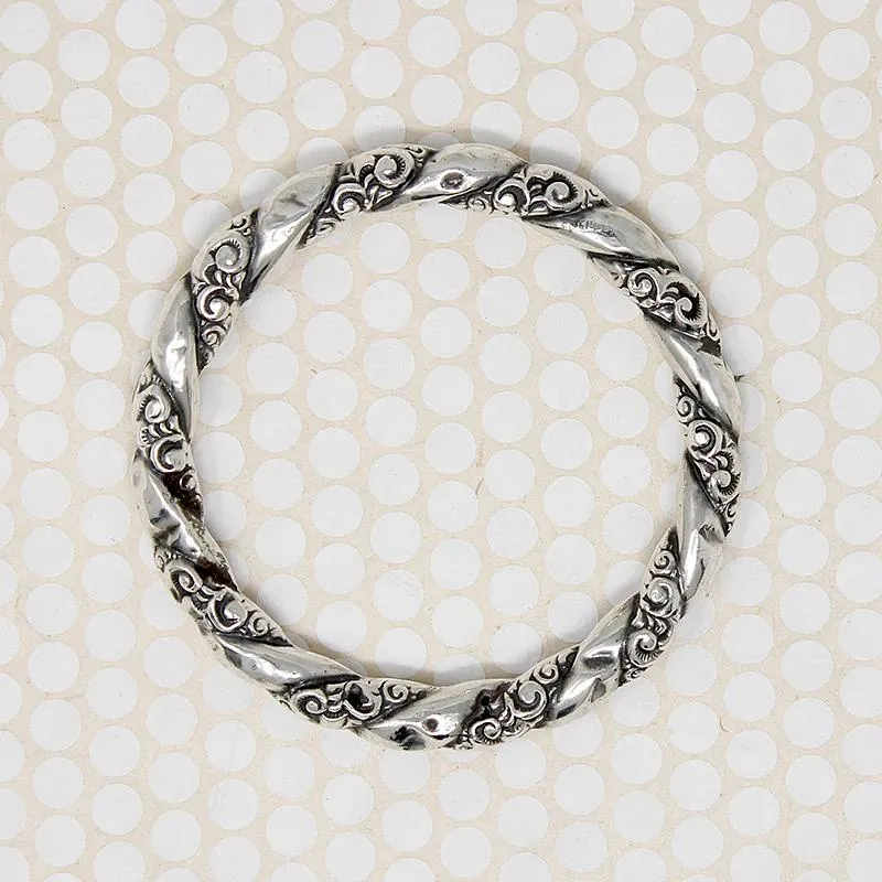 Twisted Foliate Patterned Antique Silver Bangle